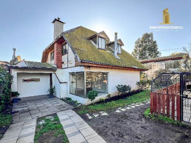 ARRIENDO AMPLIA CASA REMODELADA DE 5D 4B SECTOR LOS ROMEROS