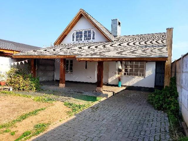 Arriendo Amplia y Hermosa Casa en Barrio Residencial