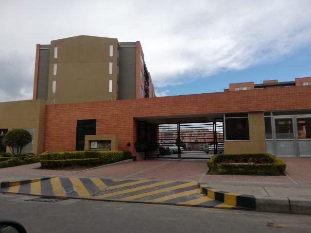 ARRIENDO APARTAMENTO EN CIUDAD VERDE CONJUNTO AVELLANA CERCA A TERRERO
