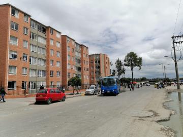 ARRIENDO APARTAMENTO FRENTE AL PORTAL SUR DE TRANSMILENIO SOBRE LA AUTOPISTA SUR CONJUNTO BOSQUES DEL PORTAL
