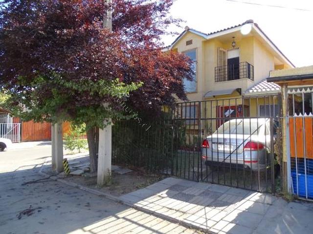 Arriendo barrio familiar seguro frente a la plaza