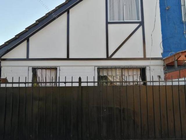Arriendo casa Maipú 3D 1B 2E. Metro las Parcelas