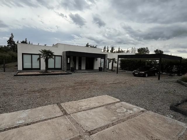 Arriendo Casa Mediterránea 5d/5b En Condominio Cerrado