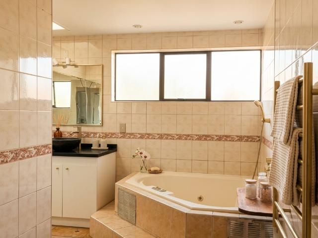 Arriendo casa Miraflores bajo 500M2 3D 2D 2E = 1.300.000