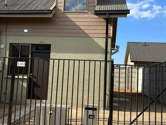Arriendo casa nueva en Bicentenario