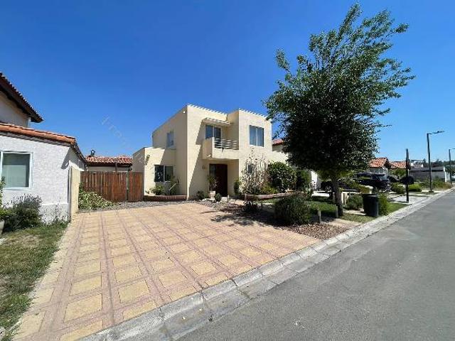 Arriendo casa Ayres de Chicureo opción a Amoblada