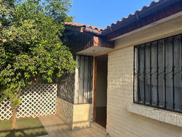 Arriendo Casa, A Minutos Del Metro Las Parcelas
