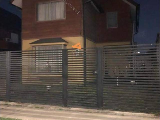 Arriendo casa amplia