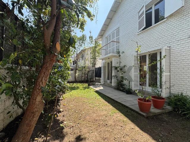 Arriendo Casa Amplio Jardin 4 Dormitorios Vitacura