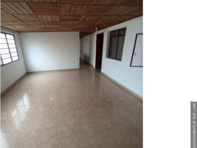 ARRIENDO CASA BAJOS EN LA ESTRELLA