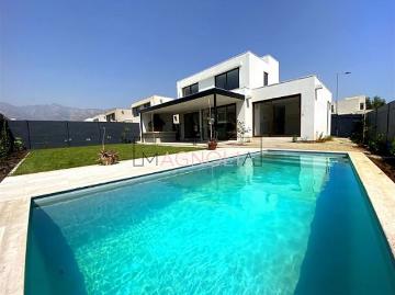 Arriendo Casa Colina condominio aguas claras