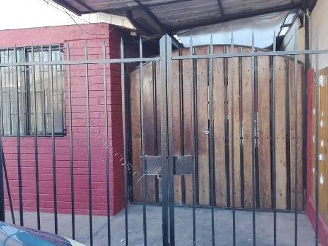 Arriendo casa con depto interior