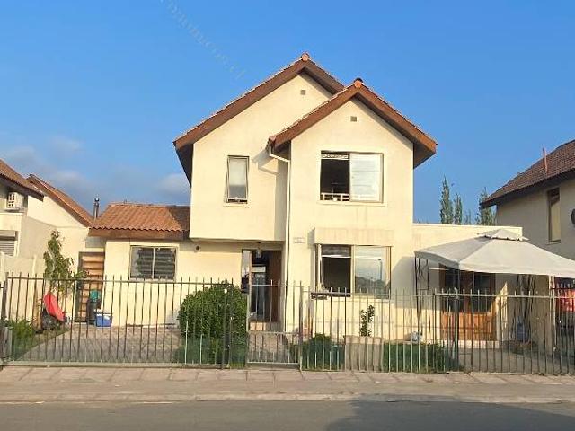 Arriendo Casa con Piscina Machali