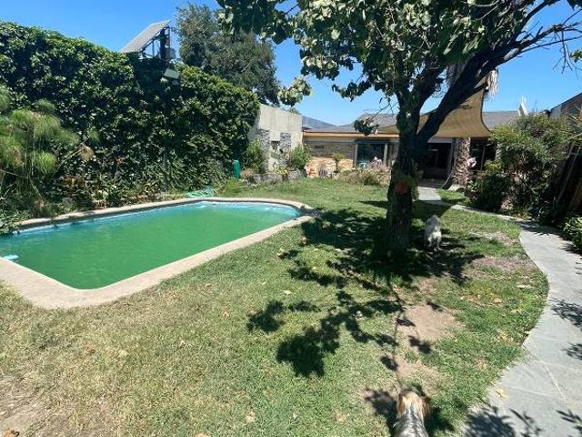 Arriendo Casa con quincho y piscina