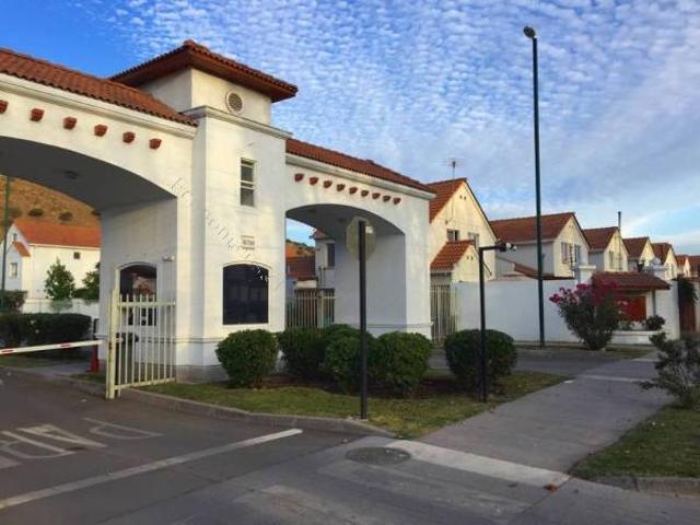 ARRIENDO CASA CONDOMINIO CUMBRES DE NOS
