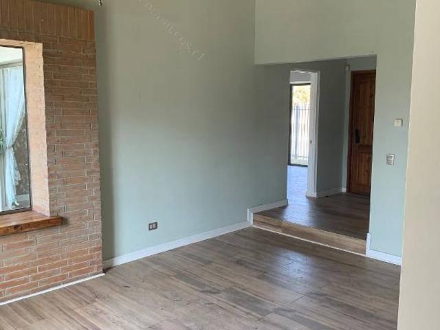 arriendo casa de un piso con piscina