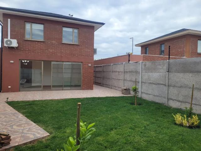 Arriendo Casa De Valle Araucarias, Buin, Impecable