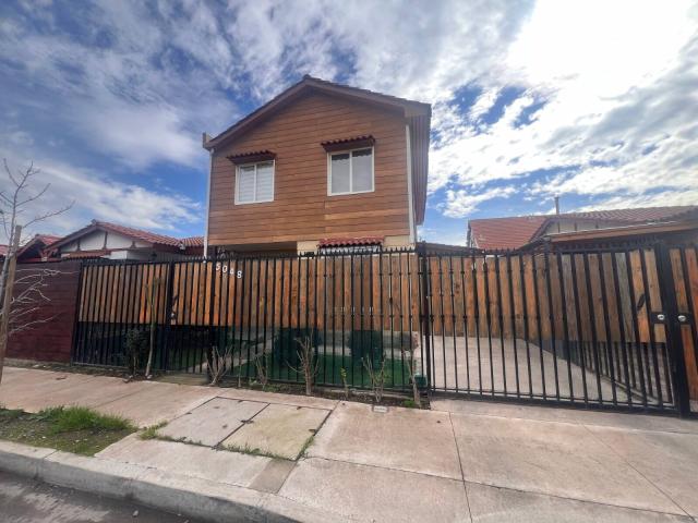 ARRIENDO CASA DE 4D 3B EN VALLE GRANDE LAMPA