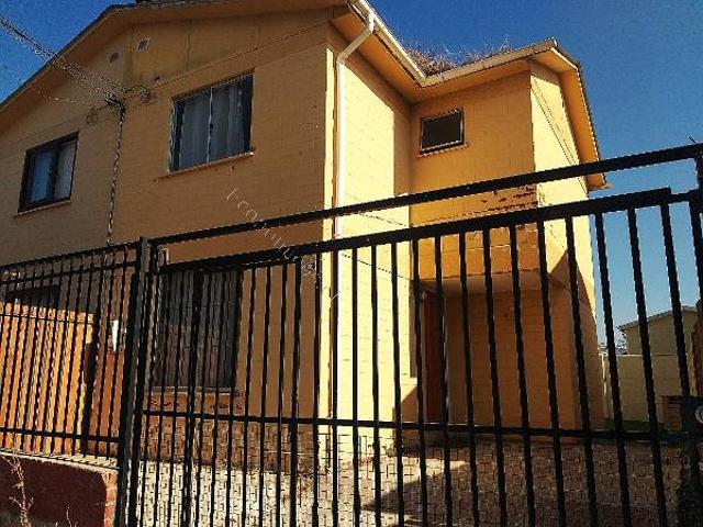 ARRIENDO CASA DOS PISOS SECTOR LOS CIPRESES