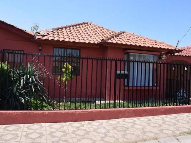 ARRIENDO CASA EXCELENTE ESTADO, SECTOR RESIDENCIAL