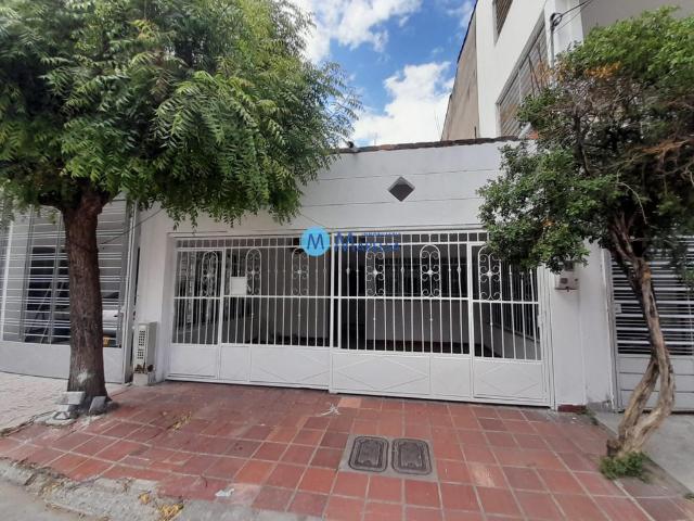 ARRIENDO CASA en AV LIBERTADORES