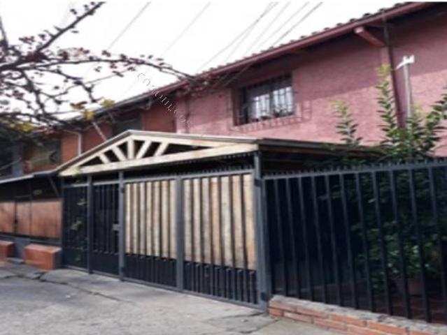 Arriendo Casa en Av Santa Rosa, esp. para Local