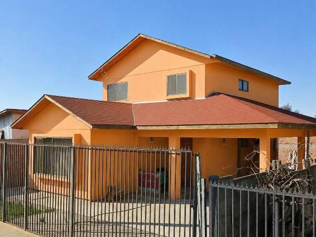 ARRIENDO CASA EN CAUQUENES