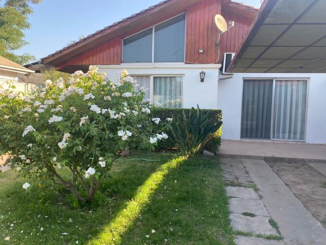 Arriendo casa en centro de Buin, comercial y/o habitacional