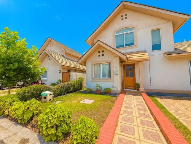 Arriendo casa en condominio. 3D3B