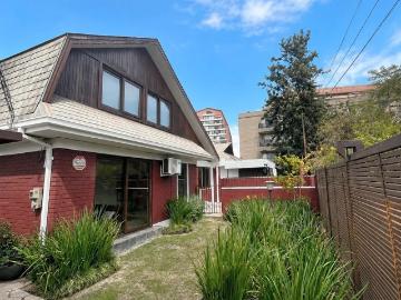 Arriendo casa en condominio remodelada de 5 dorm.las condes