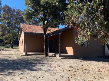 Arriendo casa en Pirque, remodelada, excelente conectividad