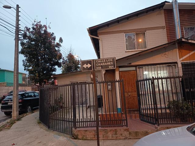 Arriendo casa en Placilla, Los Chañares, con Estacionamiento