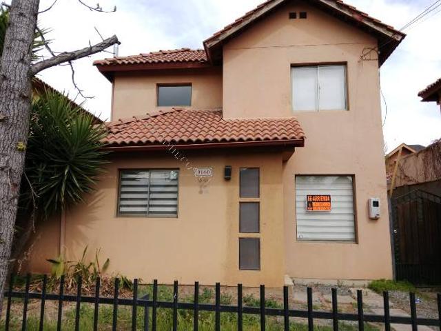 Arriendo casa en sector seguro de Machali