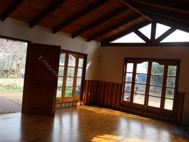 Arriendo casa en sitio de 1000m2 a pasos de paradero 7 !
