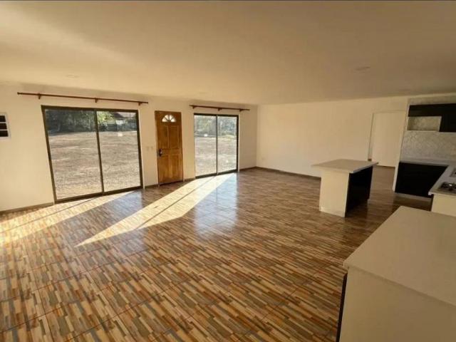 ARRIENDO CASA GRANDE Y LUMINOSA 2D 2B EN TERRENO DE 2500MT2