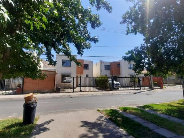 Arriendo Casa Huechuraba Santa Marta El Guanaco Nte. Camino del Roble