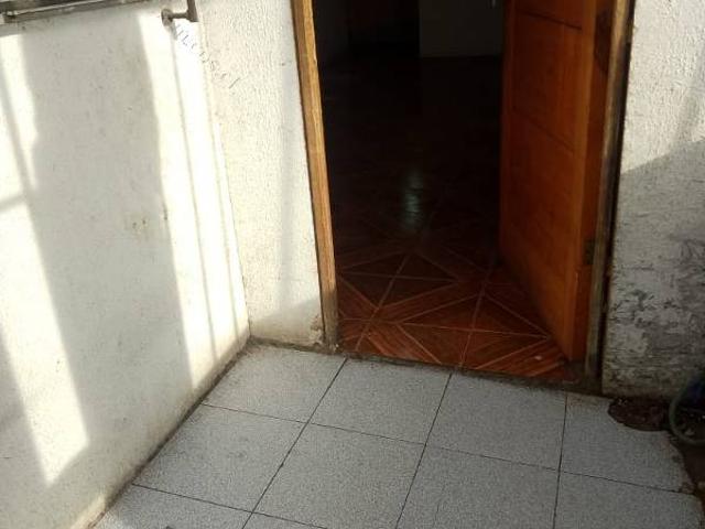 Arriendo casa independiente en terreno compartido