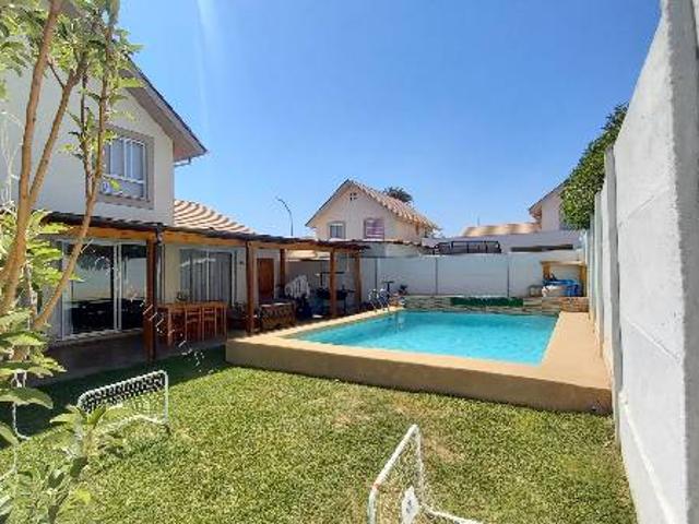 ARRIENDO CASA LINDEROS