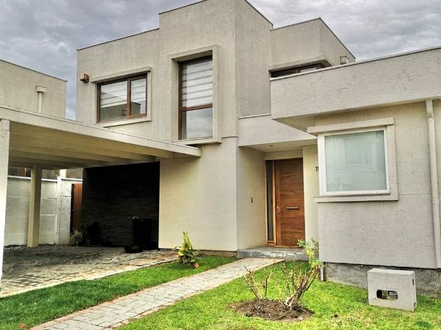 Arriendo Casa Peñalolén Condominio Mirador del Parque 2