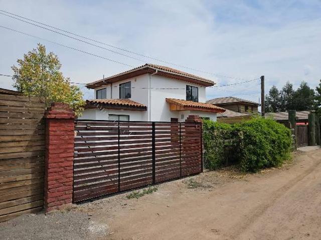 ARRIENDO CASA SANTA CRUZ