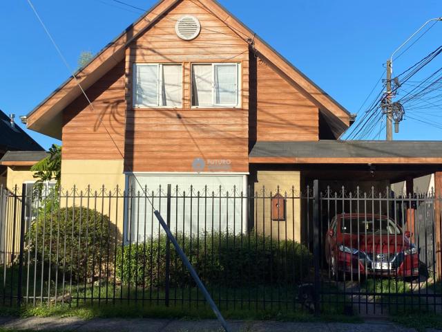 Arriendo casa, sector norponiente, villa Martín Hiriart, 4D, 3B, 1 en suite, logia, quincho, estacionamiento, comedor diario, estufa a pellet, cortinas y lámparas. Reja antejardín, portón eléctrico
