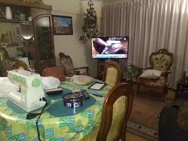 Arriendo casa sólida c/estacmto, locom.puerta
