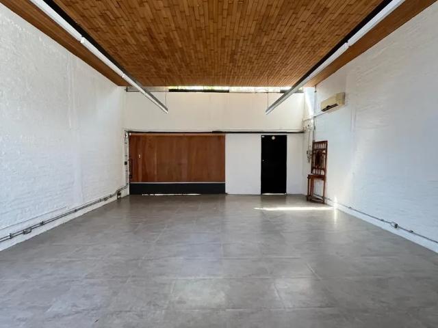 Arriendo Casa taller Avenida Italia / Providencia