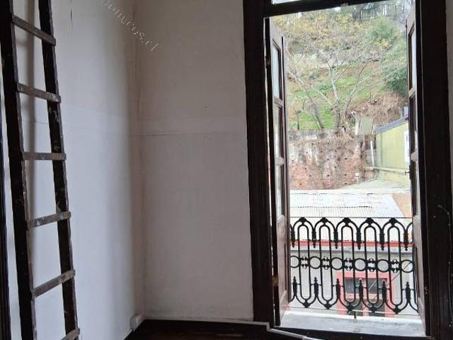 ARRIENDO CASA TRADICIONAL EN PLENO CENTRO DE VALPARAÍSO