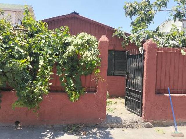 Arriendo casa un ambiente