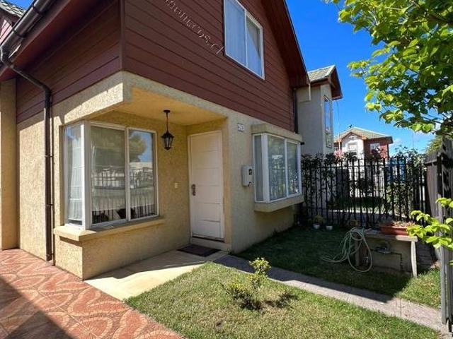 Arriendo casa Villa tres vientos