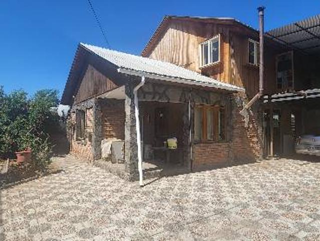 Arriendo Casa 130 m2, 4D,2B, Estc. antejardín y terreno