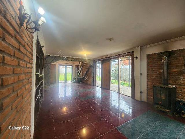 Arriendo Casa 130 m2, 4D,3B, Estc. terreno. Pirque