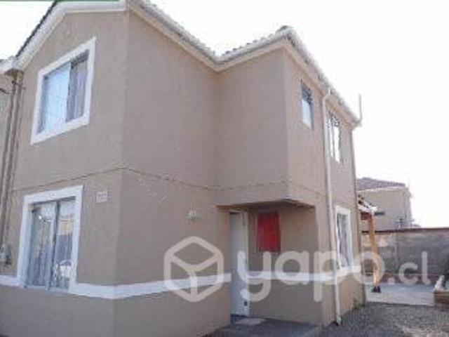 ARRIENDO CASA