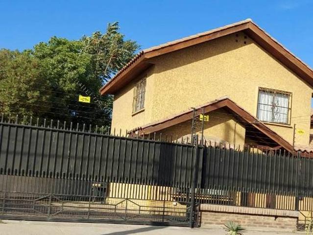 Arriendo casa 2 pisos 3 Dorm 3 Baños San Felipe